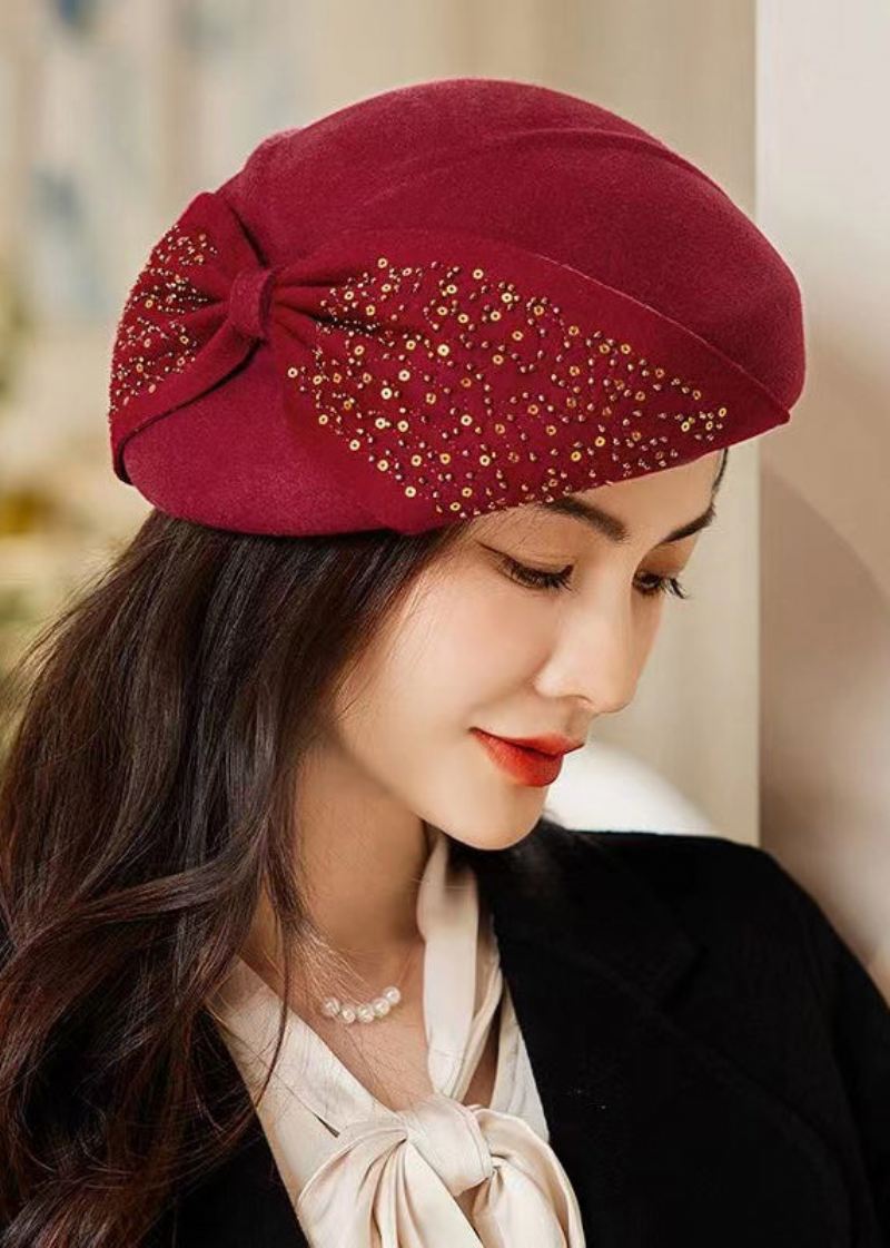 Elegancki Wełniany Beret W Kolorze Wina I Czerwonej Kokardki Cekinowy Patchwork