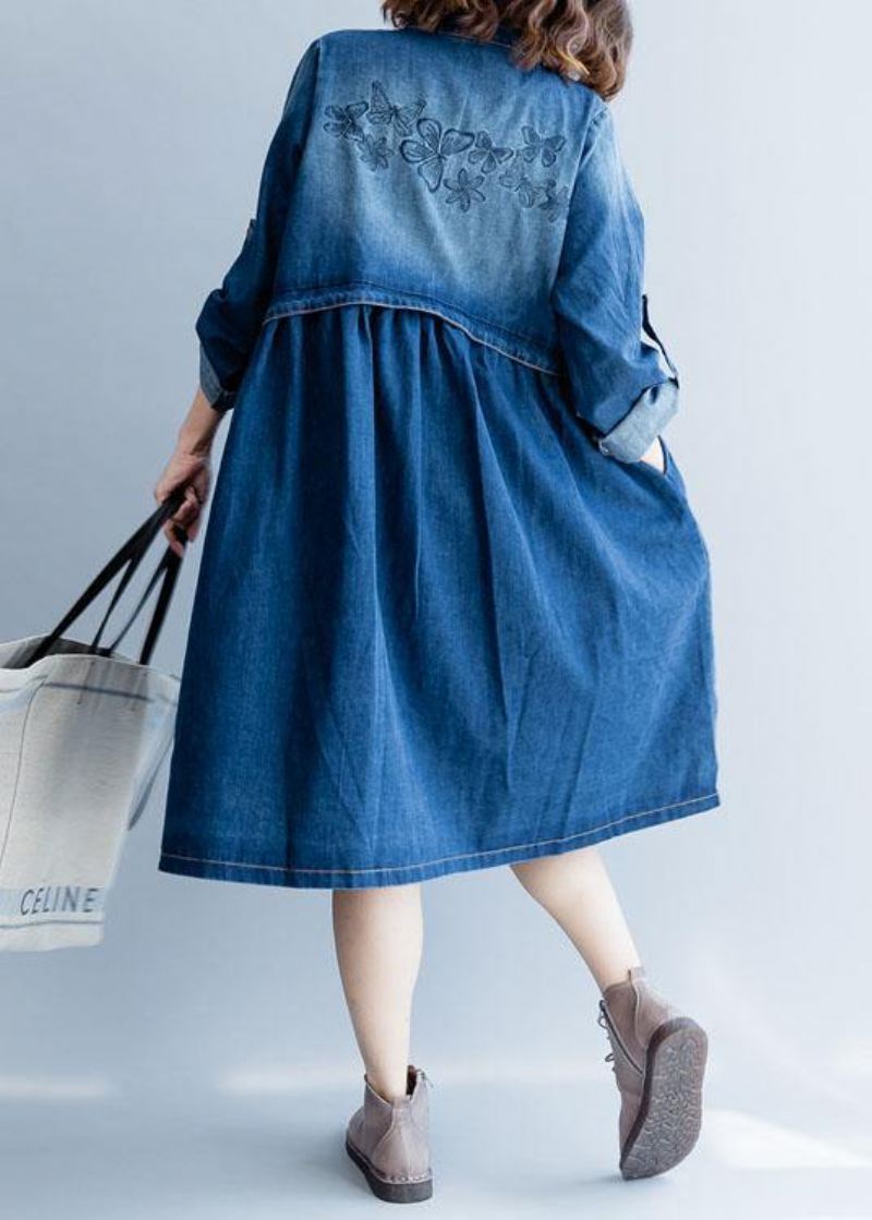 Organiczny Denim W Kolorze Niebieskim Z Haftem. Eleganckie Ubrania Dla Kobiet. Szafy Z Kołnierzykiem W Paski Jesienną Odzież Wierzchnią - Dżinsowy